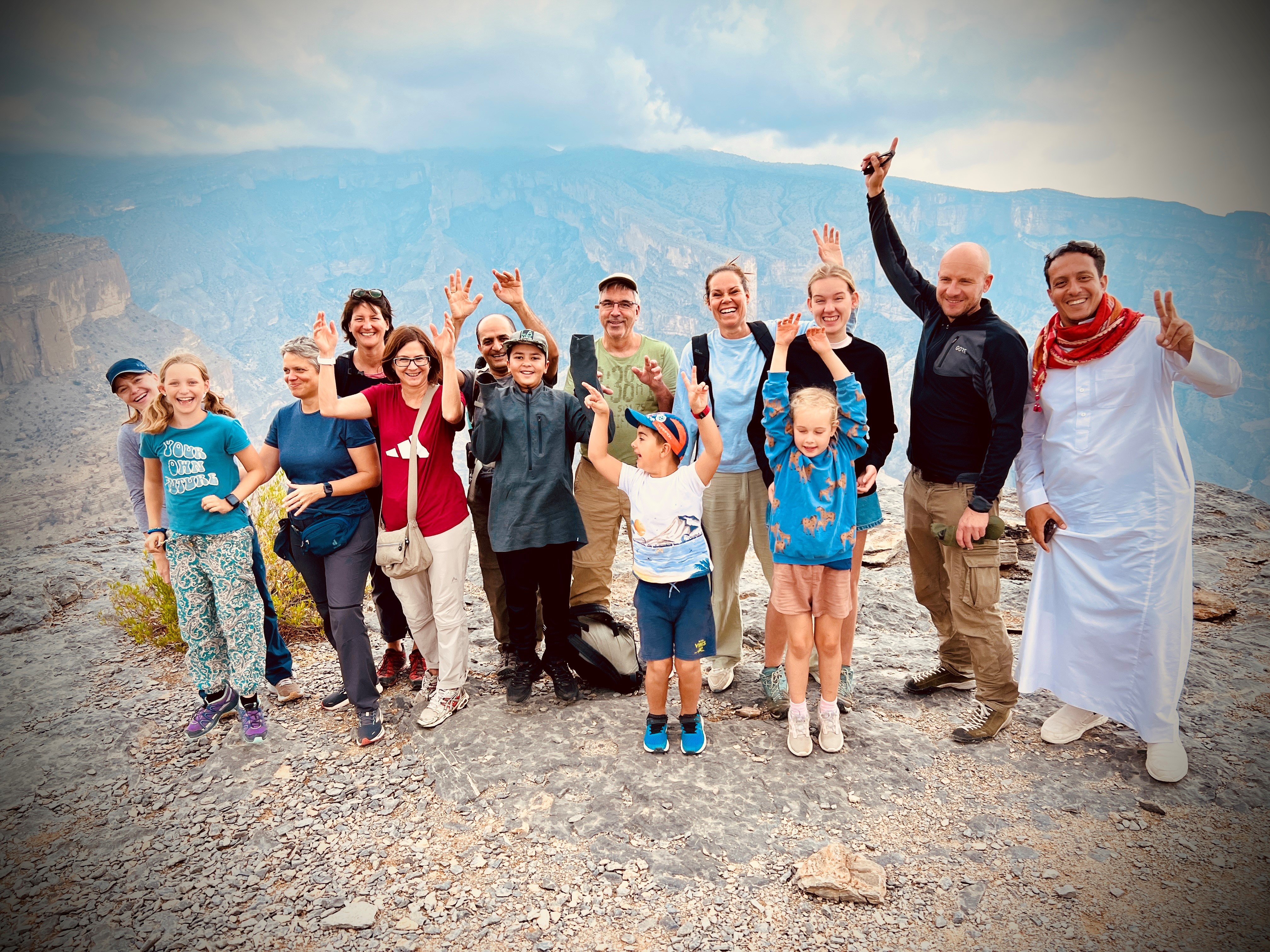 Reisen mit Kindern Tipps - Tipps für Reisen mit Kindern - entspannt Reisen mit Kindern - Gruppe Oman mit Reiseleiter